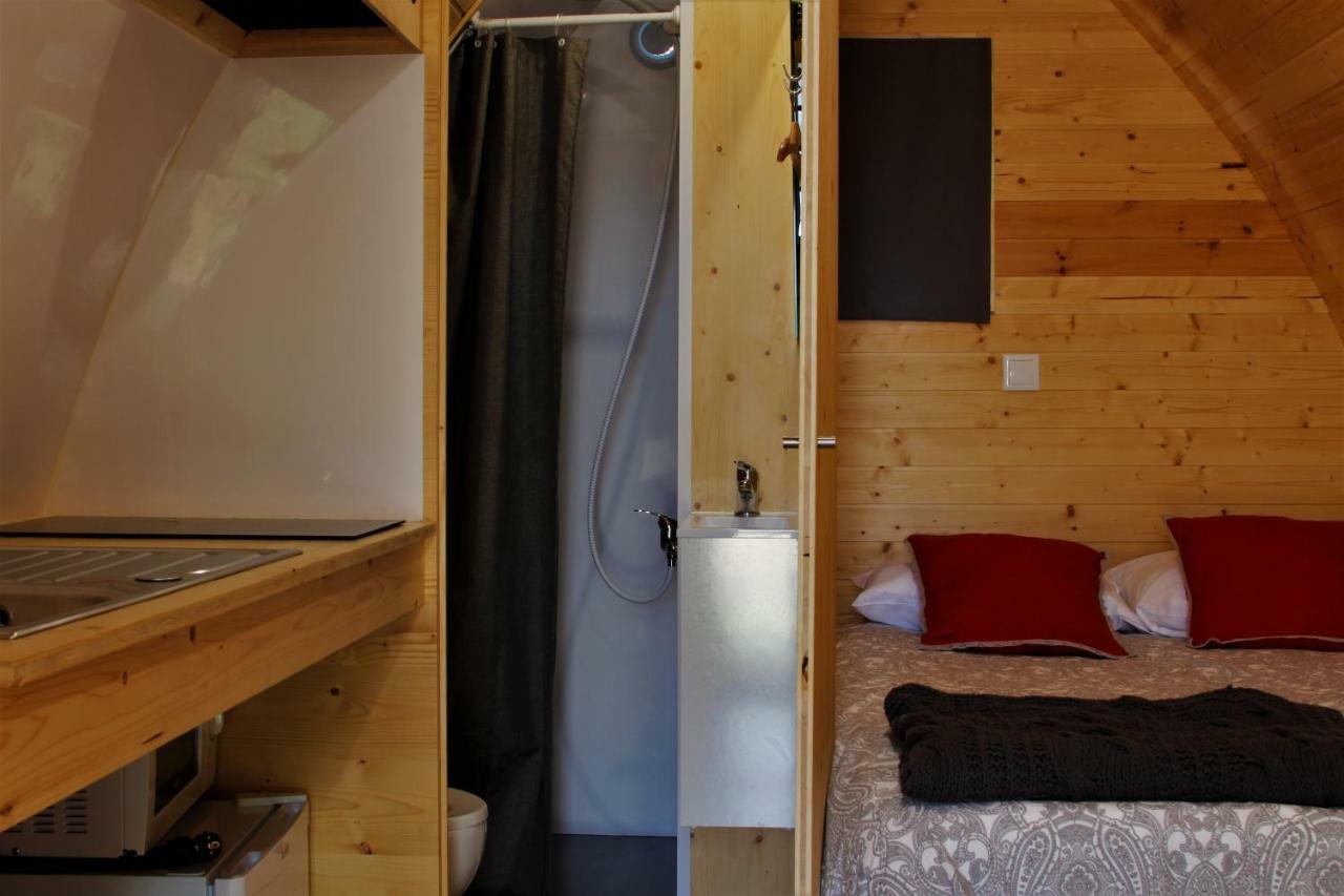 מלון Santa Comba de Rossas Glamping Hills מראה חיצוני תמונה
