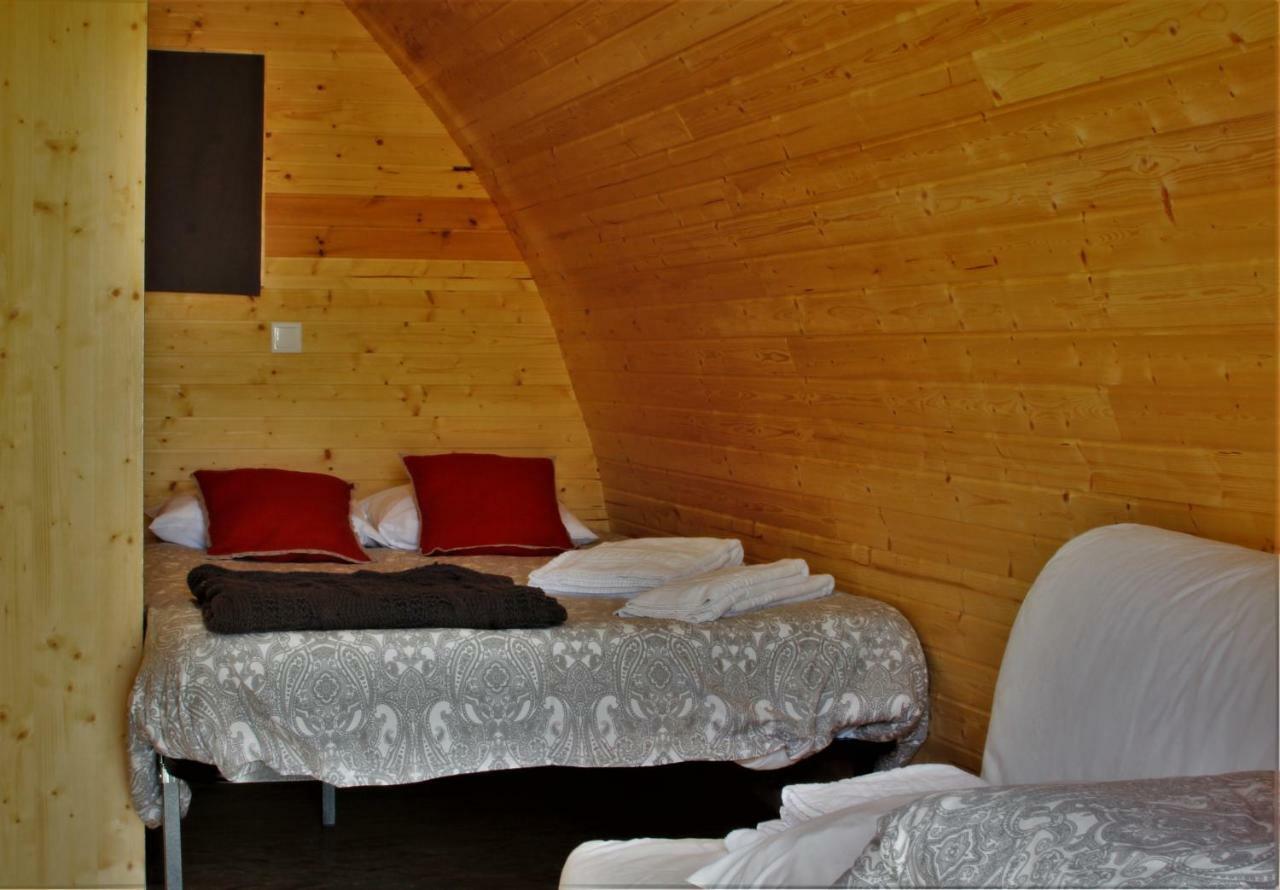 מלון Santa Comba de Rossas Glamping Hills מראה חיצוני תמונה